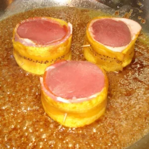 Lomito Reina Zuliana: Cocina Fusion con Platano y Papelon