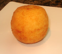 Papitas: Bolitas de Yuca Rellenas del Desayuno Zuliano